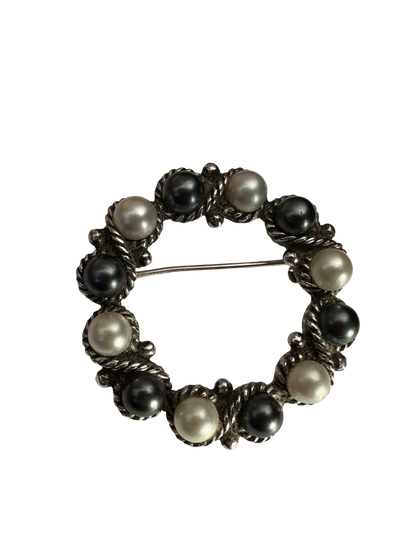 Avon Faux Tahitian Pearl Wreath Brooch