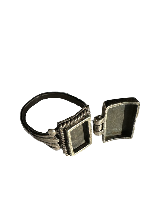 Sterling Silver Poison Ring (Size 7)